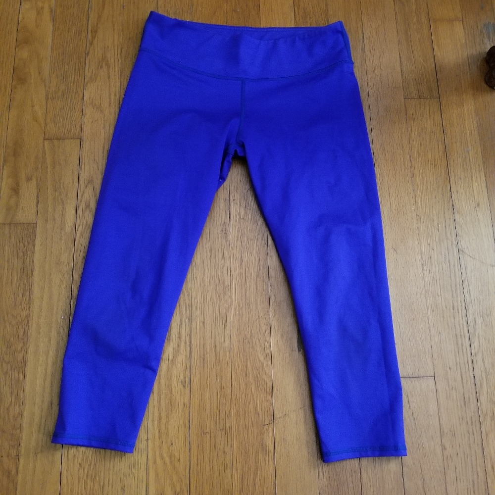 Fabletics Purple Cropped leggings